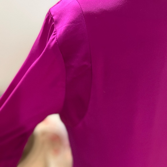 Alice & Trixie fuchsia shift dress. Monochromatic shoulder detail.  Size L. - Picture 4 of 7